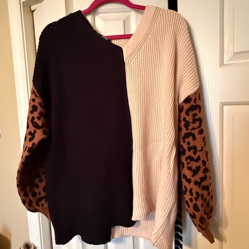 Colorblock Leopard Sleeve Sweater